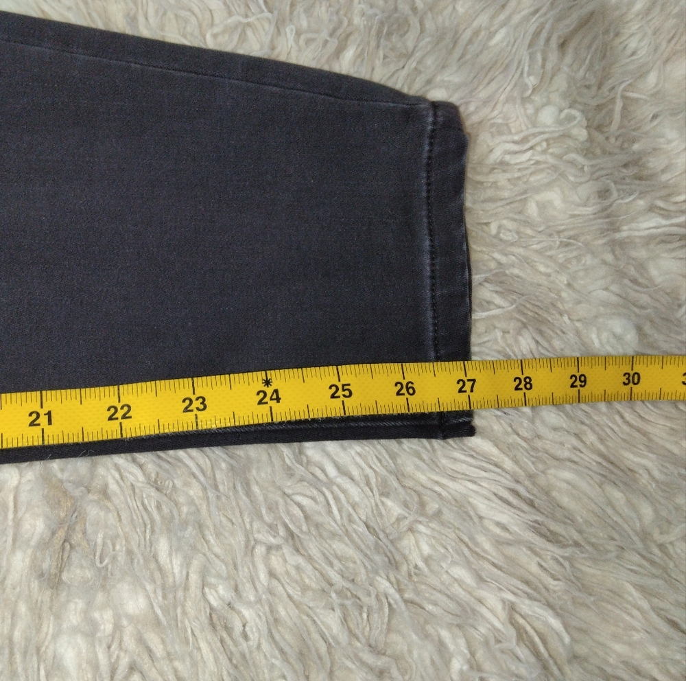 Good American Good Legs Crop Jeans Plus Size 16 - Picture 11 of 11